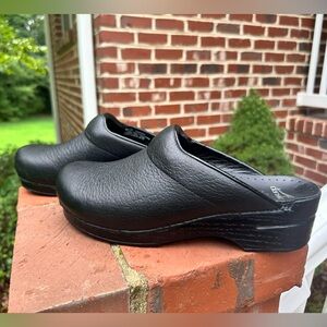 Dansko Shoes - Clogs - Men’s 10.5